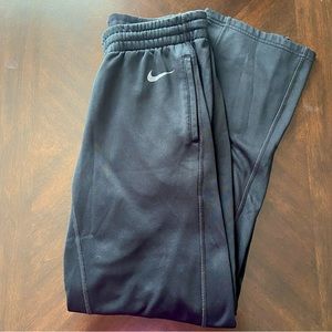 Women’s Black Nike Straight Legged Sweatpant Dri-Fit Thermal